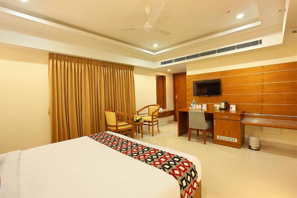 Hotel Lumbini Supreme Thrissur Exterior foto